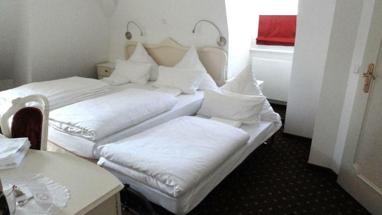 Hotel Einhorn Schwäbisch Gmünd Dış mekan fotoğraf